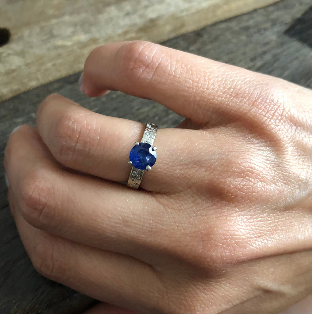 Round Blue Sapphire Gold Engagement Ring-3mm Band w Side Diamonds - Hozoni Designs